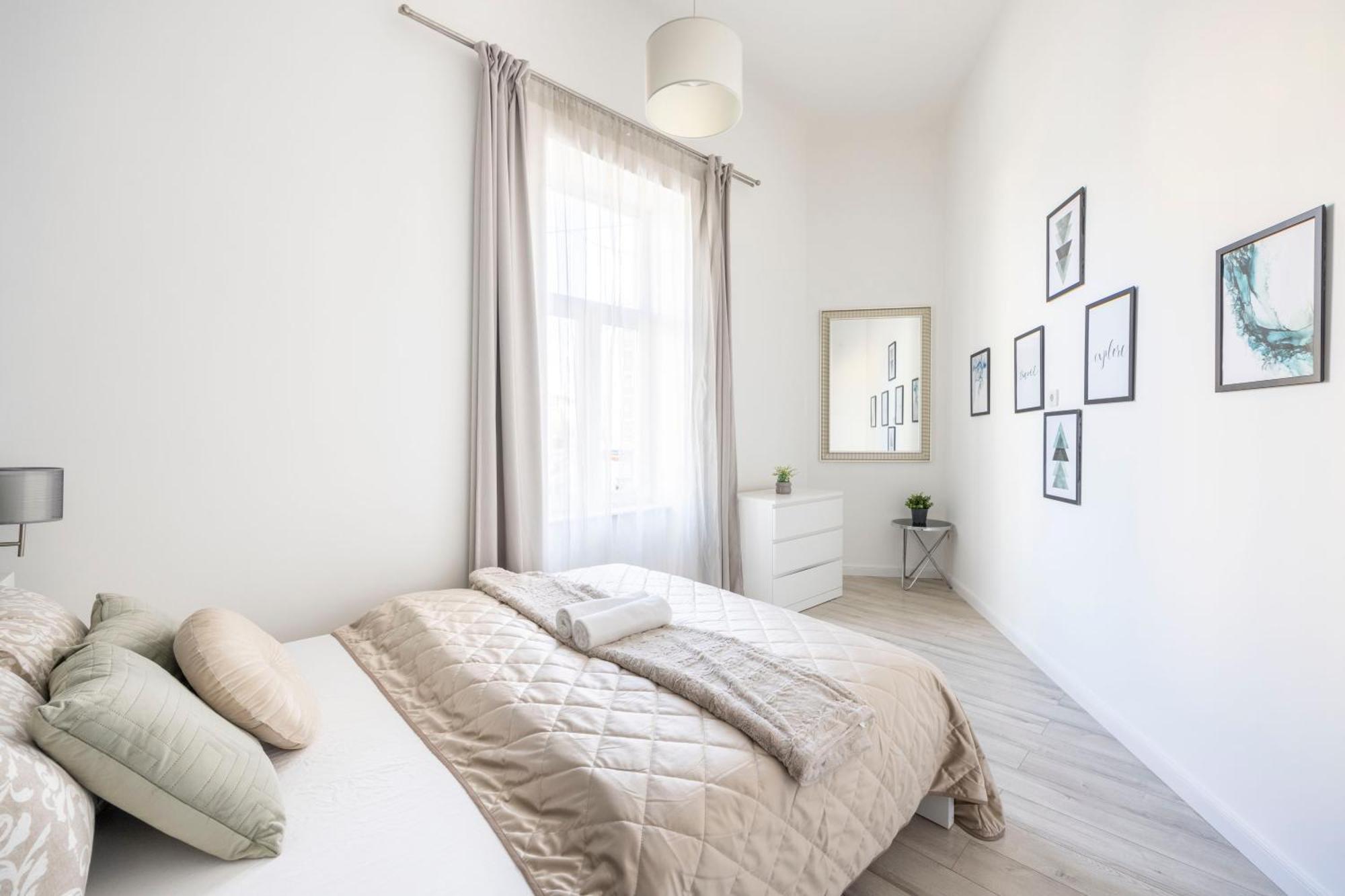 Deluxe Central Grand Residence W/ 5 Bedrms — Photos 1